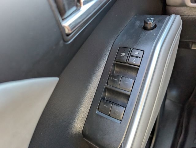 Used 2022 Toyota Highlander XLE image 37