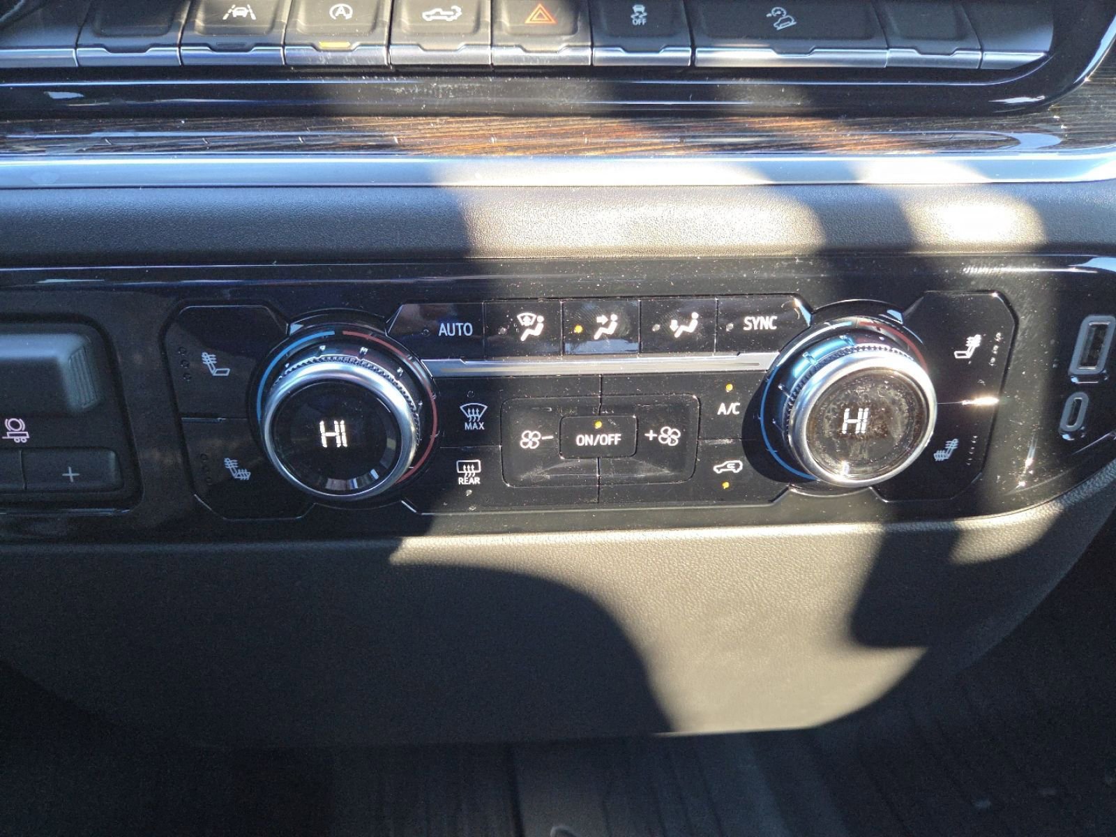 New 2026 GMC Sierra 1500 Elevation image 32