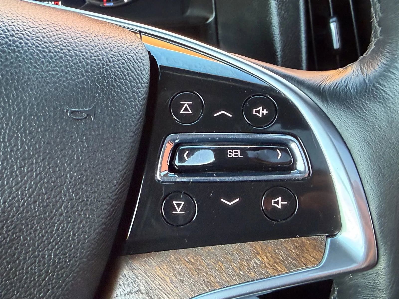 Used 2019 Cadillac Escalade Premium Luxury image 31