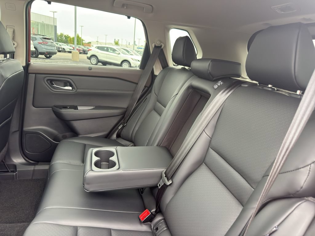 Certified 2023 Nissan Rogue SV w/ SV Premium B Package AWD/4WD image 34