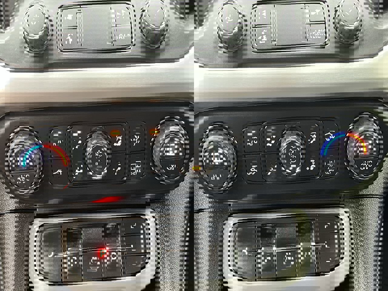 Certified 2023 GMC Acadia SLE w/ Driver Convenience Package image 23