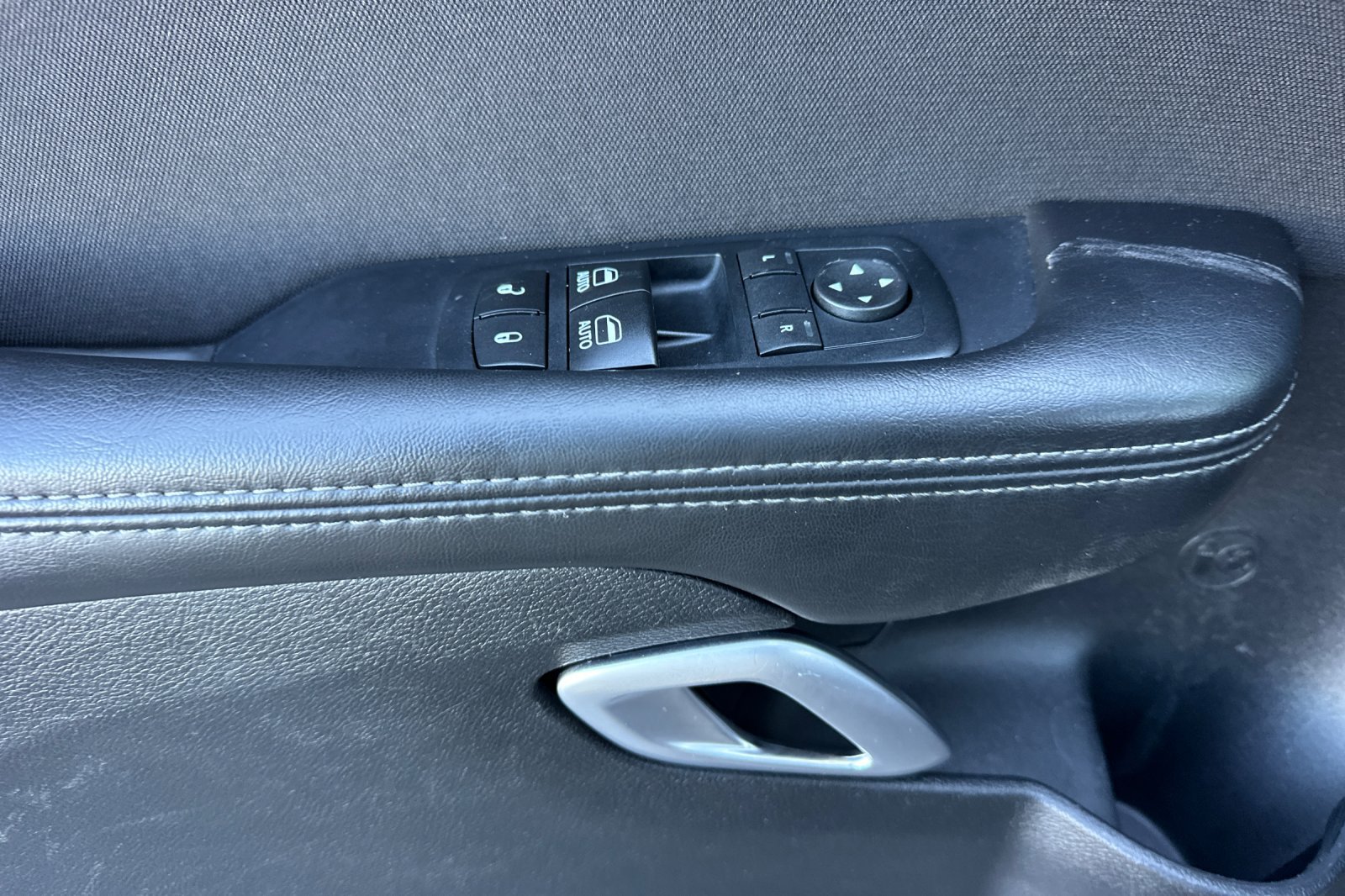 Used 2017 Dodge Challenger R/T RWD image 11