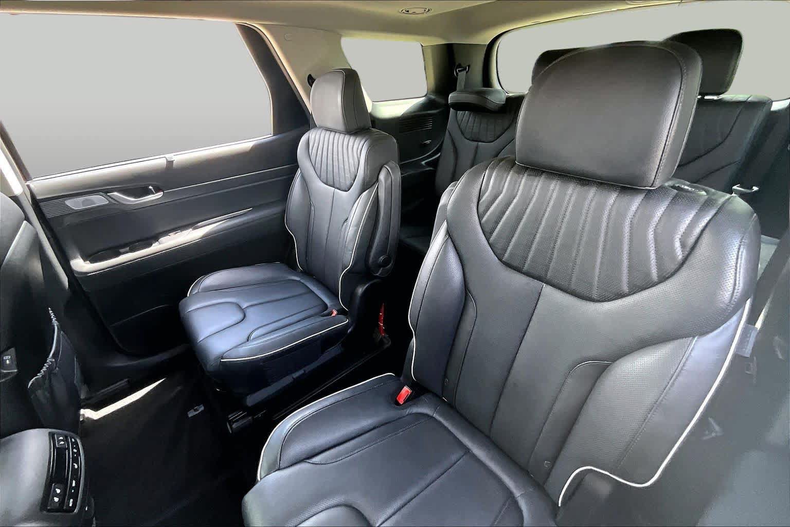 Used 2023 Hyundai Palisade Limited FWD image 19