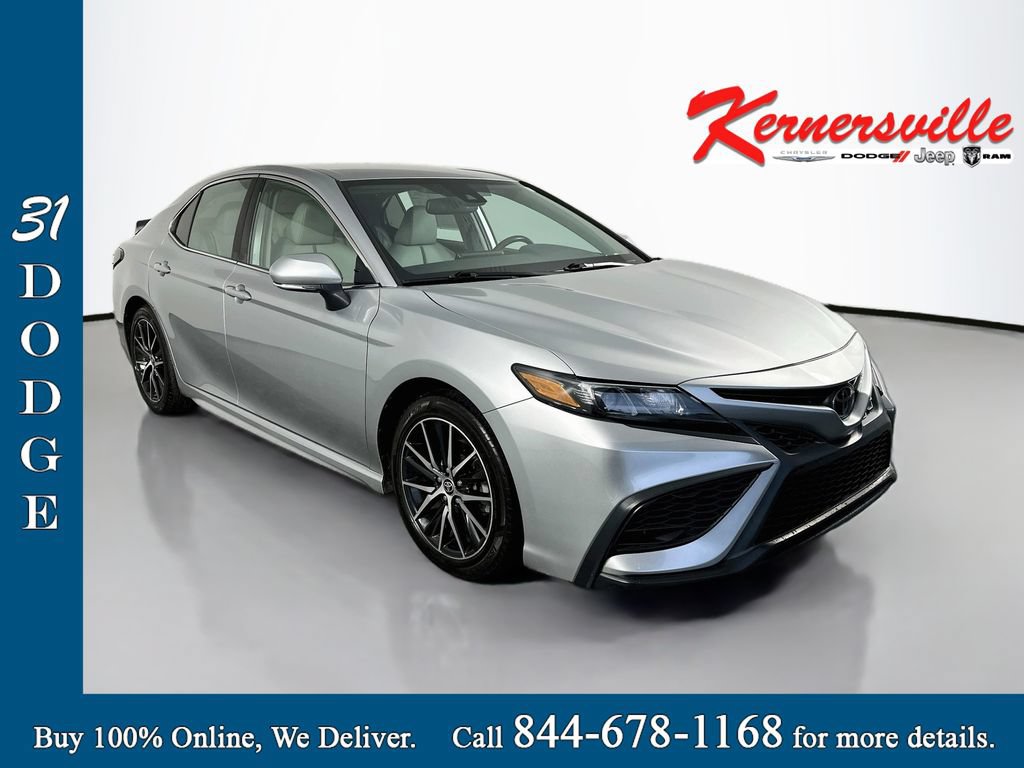 Used 2023 Toyota Camry SE w/ Convenience Package FWD image 1