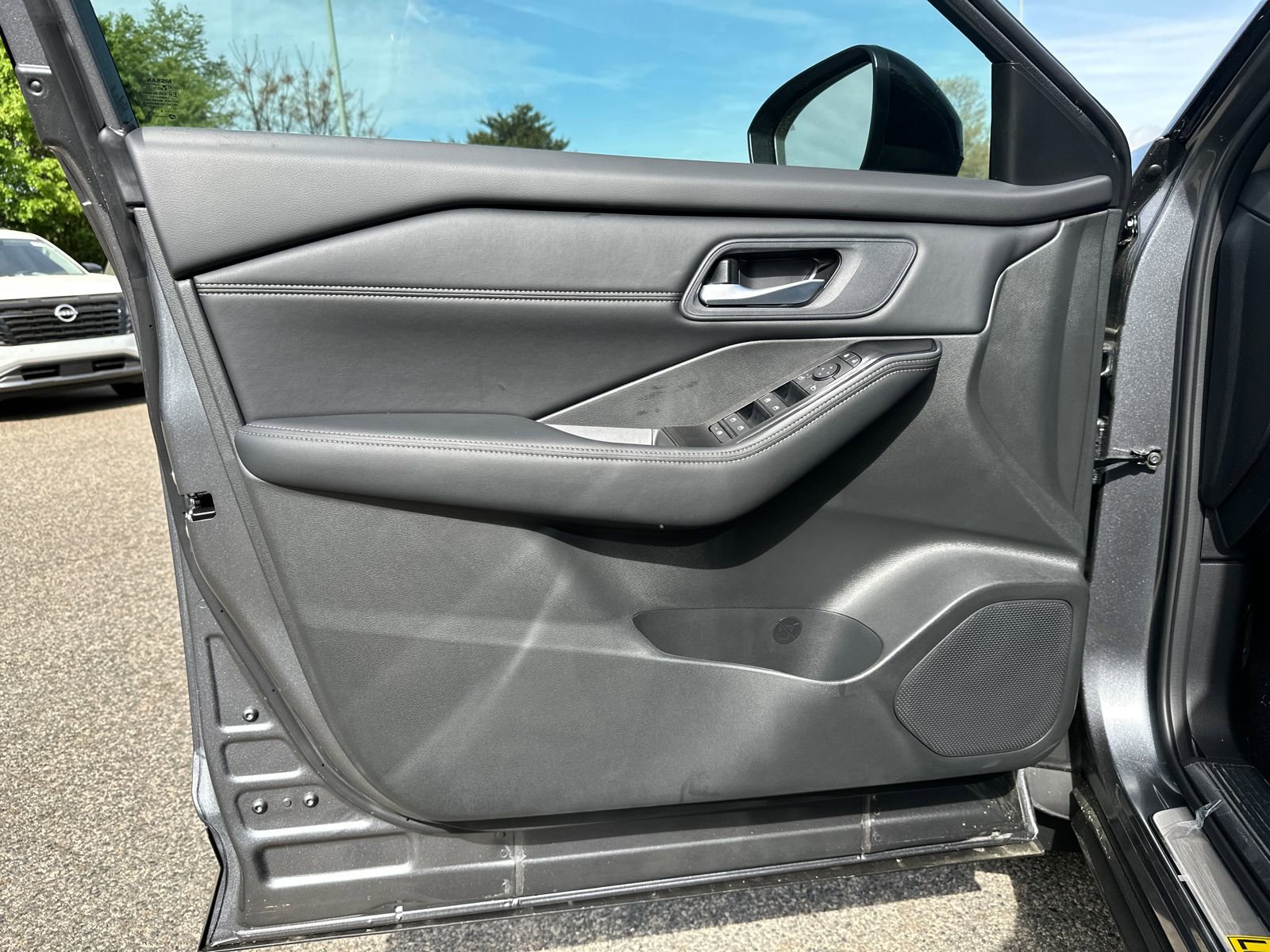New 2026 Nissan Rogue SV image 8
