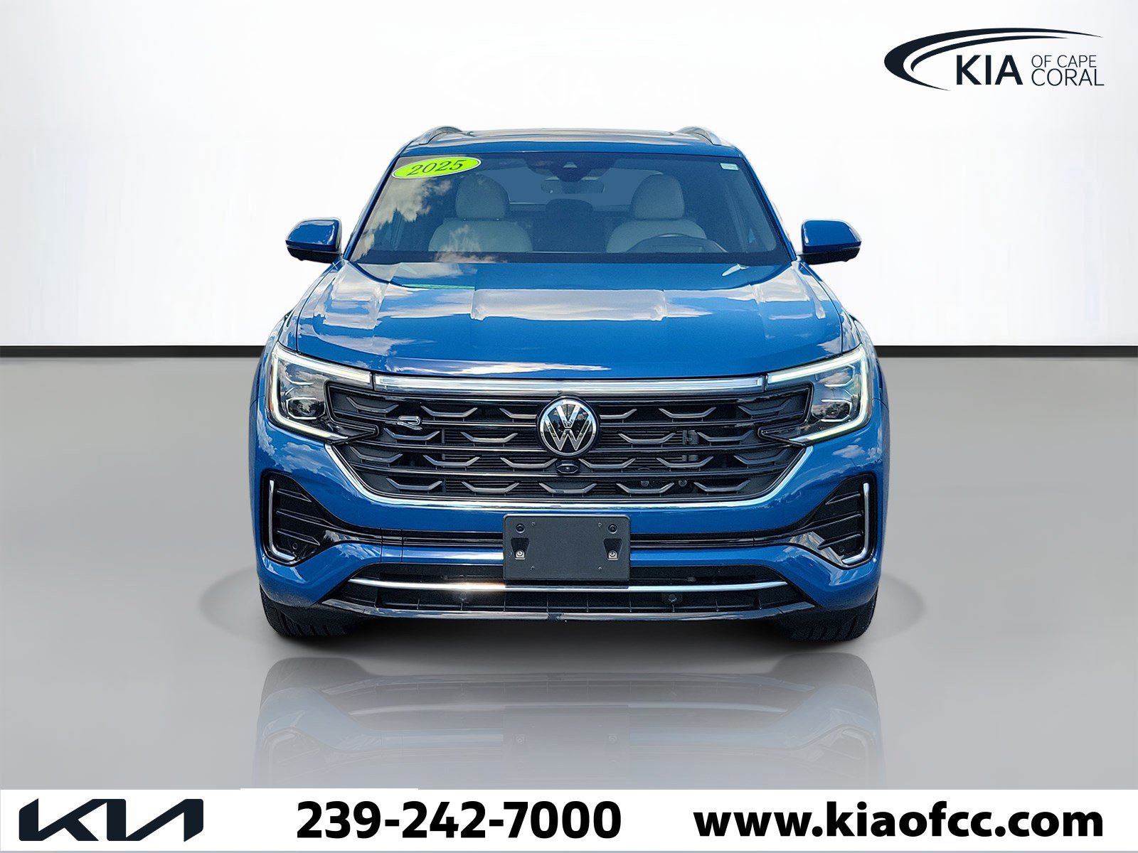 Used 2025 Volkswagen Atlas Cross Sport SEL Premium R-Line AWD/4WD image 2