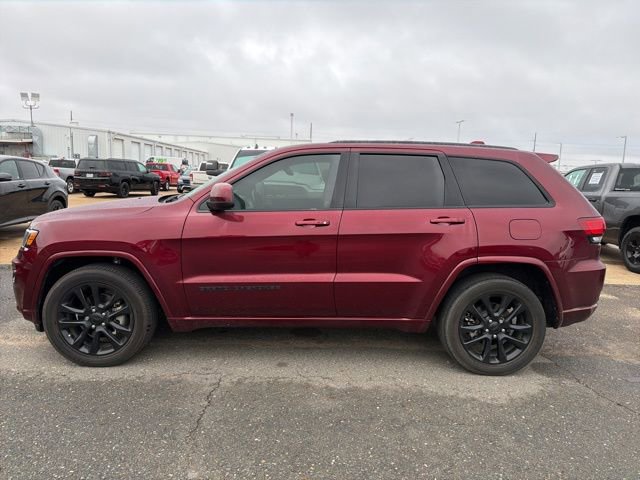 Used 2020 Jeep Grand Cherokee Altitude image 11