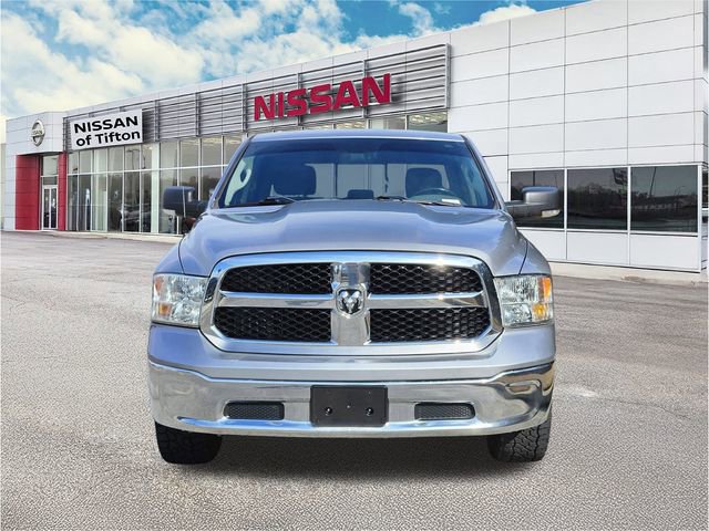 Used 2019 RAM 1500 Classic SLT w/ Luxury Group image 2
