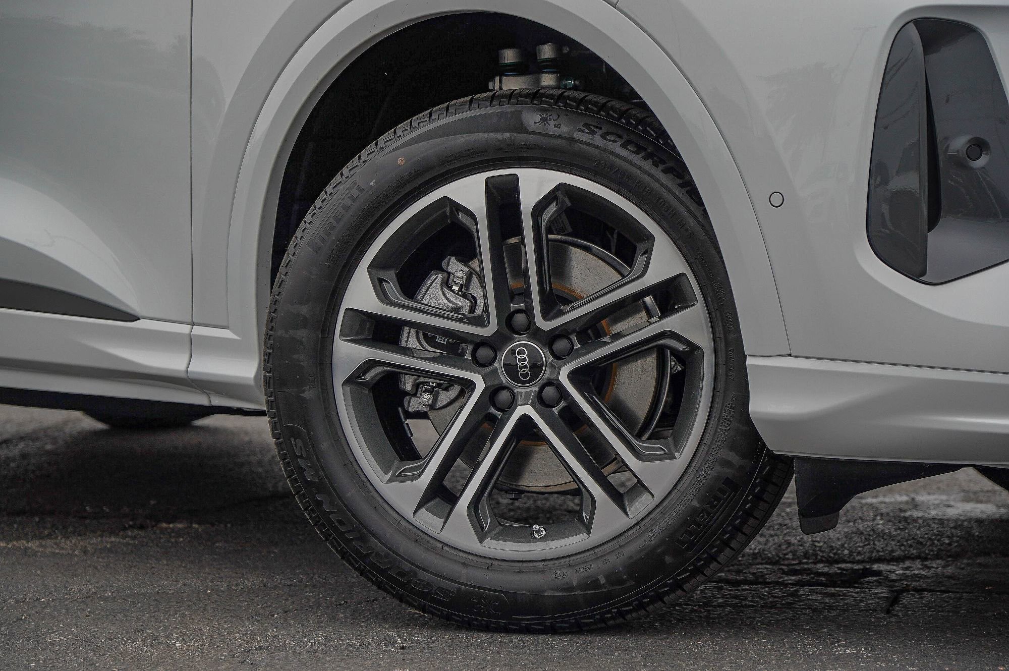 New 2025 Audi Q5 Premium Plus