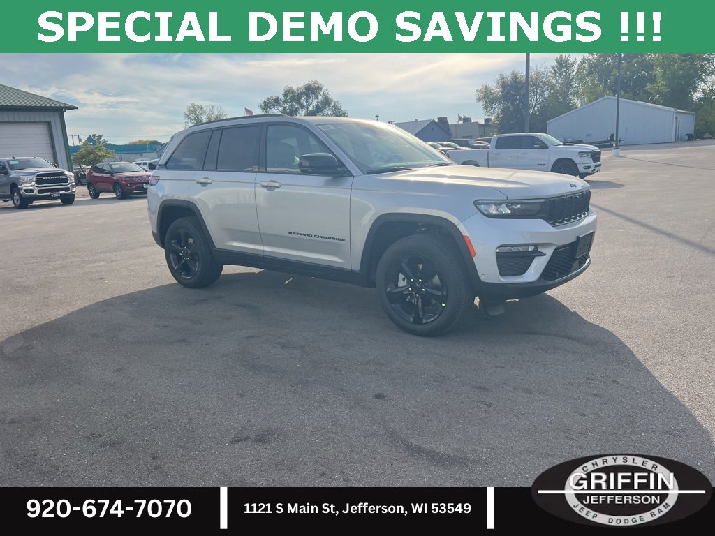 New 2025 Jeep Grand Cherokee Limited w/ Luxury Tech Group II image 8