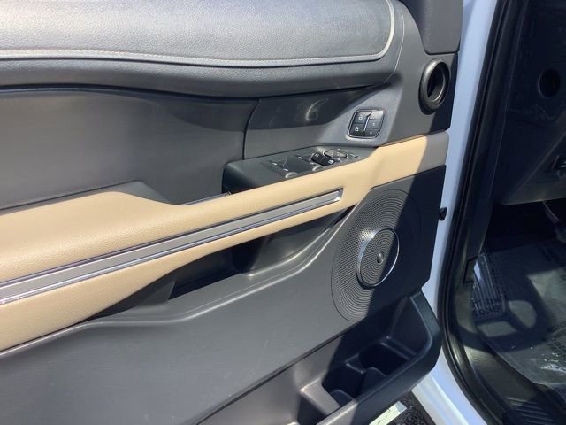 Used 2024 Ford Expedition Max Limited image 19