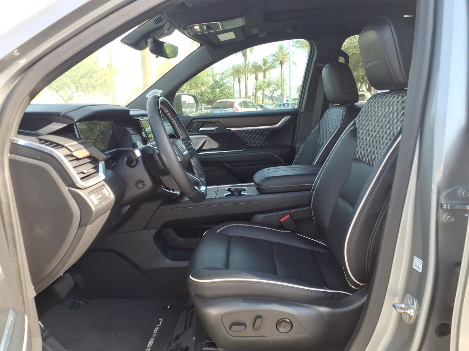 Used 2024 GMC Acadia Denali w/ Super Cruise Package image 12