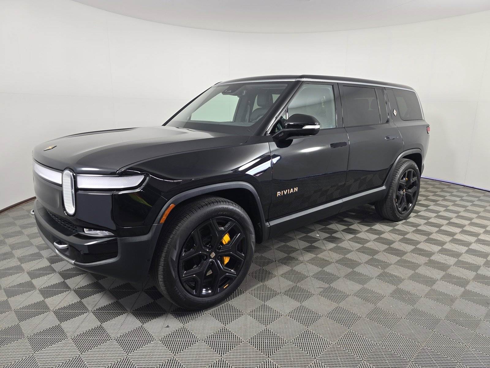 Used 2024 Rivian R1S Adventure