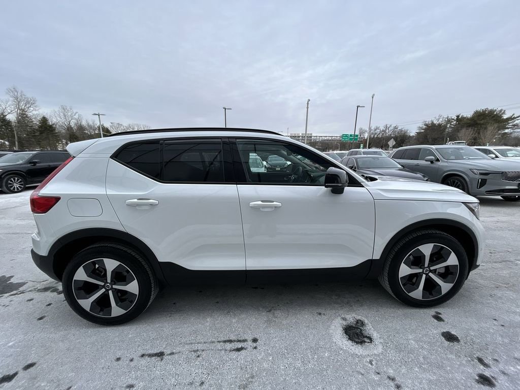 New 2026 Volvo XC40 B5 Plus w/ Protection Package Premier AWD/4WD image 9