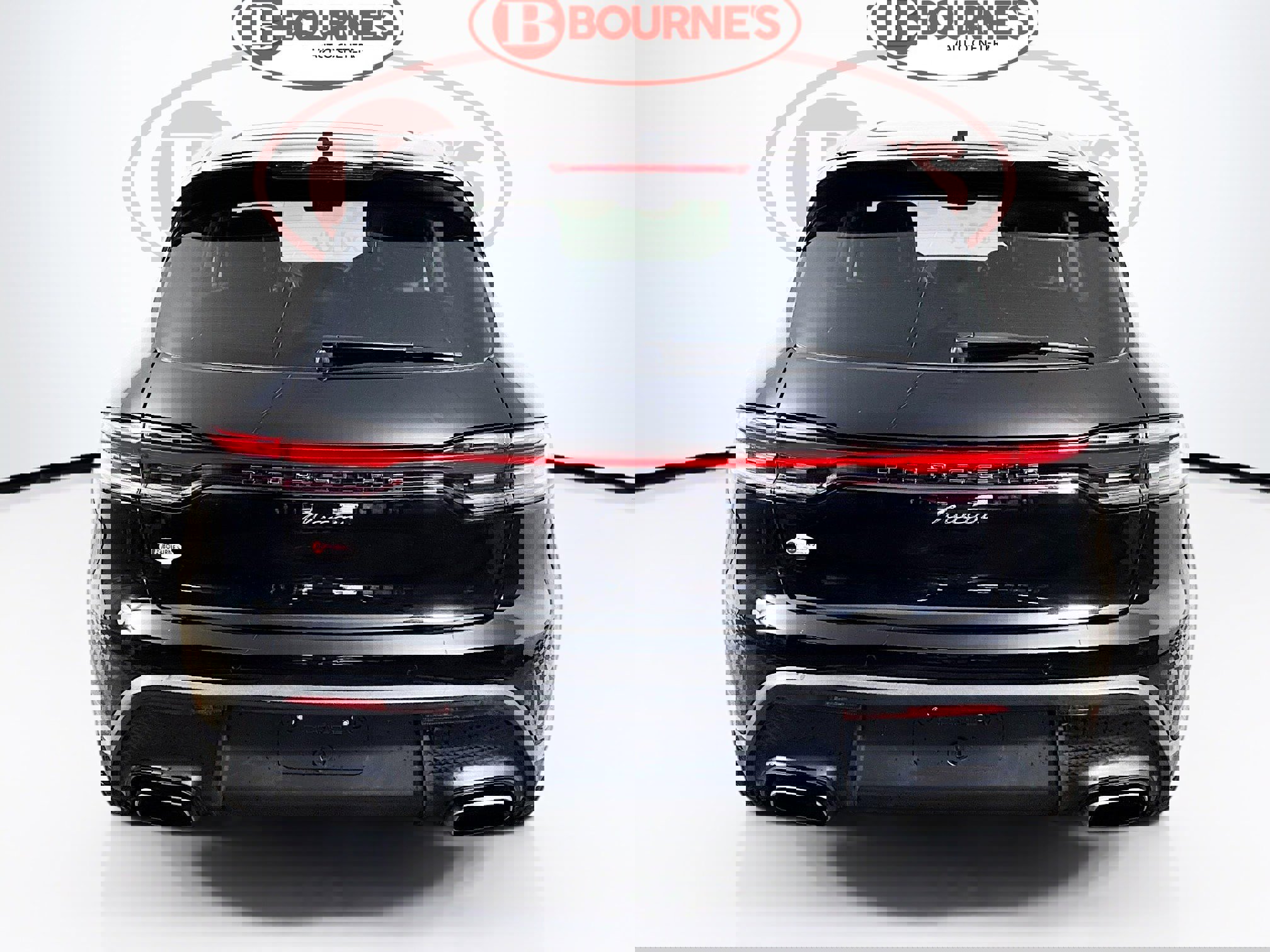 Used 2024 Porsche Macan image 11