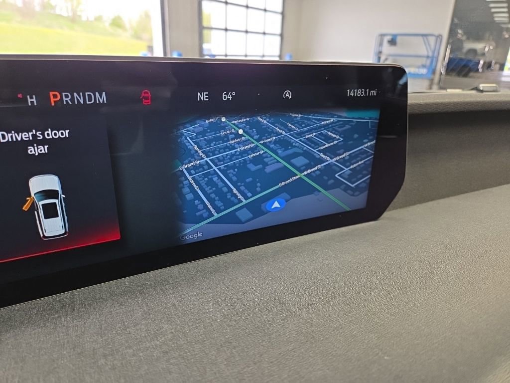 Used 2025 Ford Expedition Active AWD/4WD image 13