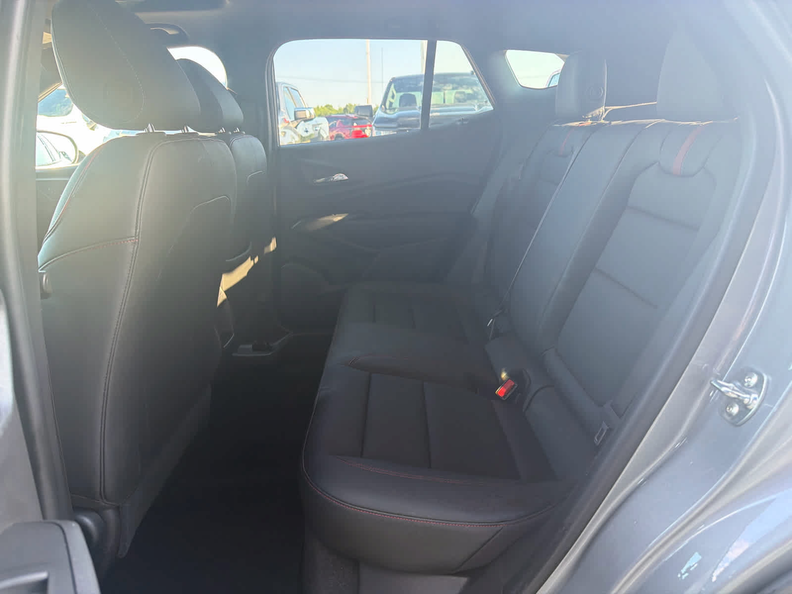 Used 2025 Chevrolet Trax RS w/ Sunroof Package FWD image 23