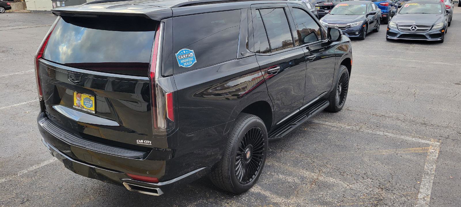 Used 2023 Cadillac Escalade Premium Luxury image 30