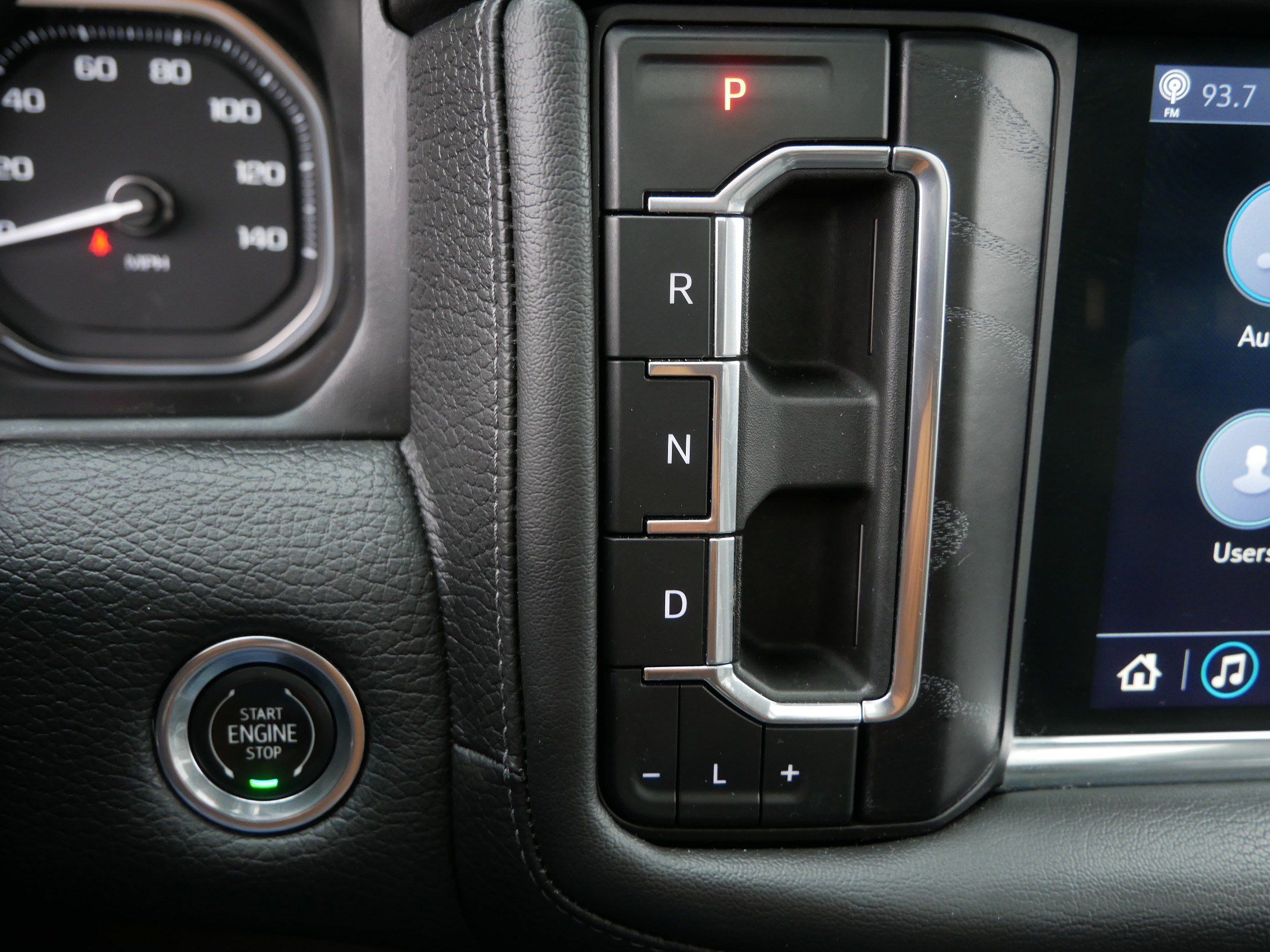 Used 2021 GMC Yukon Denali w/ Denali Premium Package image 31