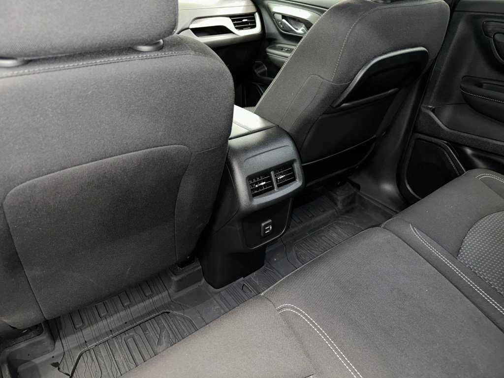 Used 2022 GMC Terrain SLE w/ Driver Convenience Package image 19