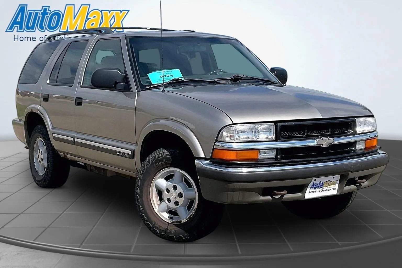 Used 2000 Chevrolet Blazer LS w/ LS Preferred Equipment Group AWD/4WD image 3