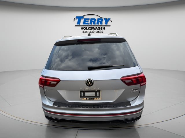Certified 2024 Volkswagen Tiguan SE R-Line AWD/4WD image 4
