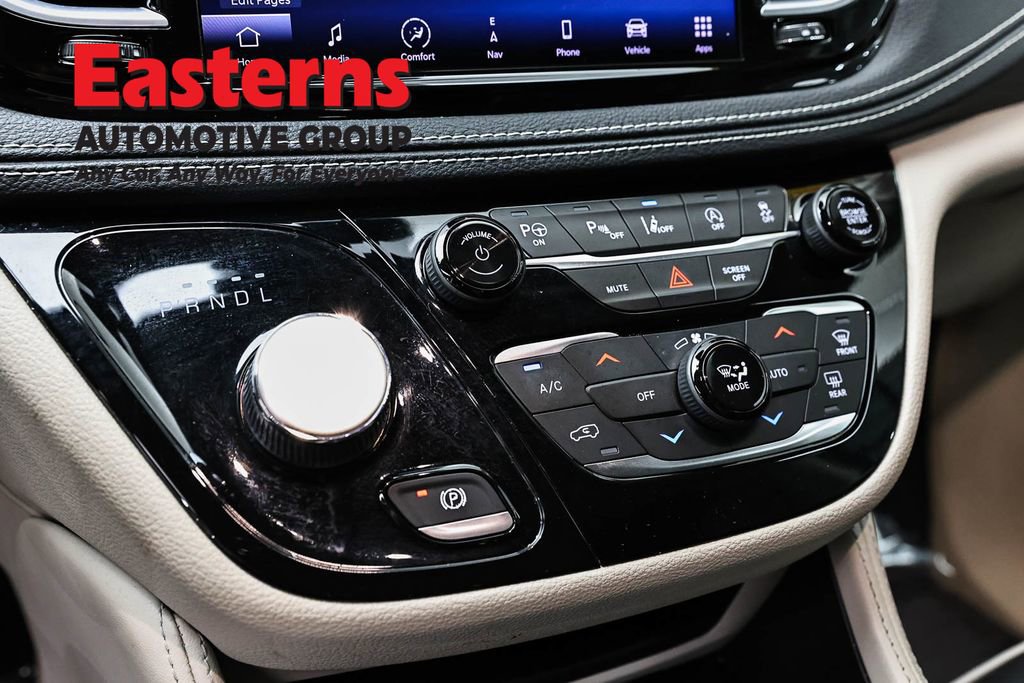 Used 2022 Chrysler Pacifica Limited FWD image 20