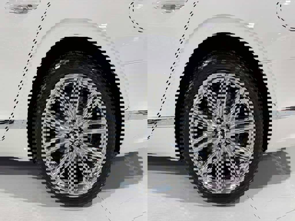 Used 2022 Bentley Flying Spur Plug-In Hybrid image 51