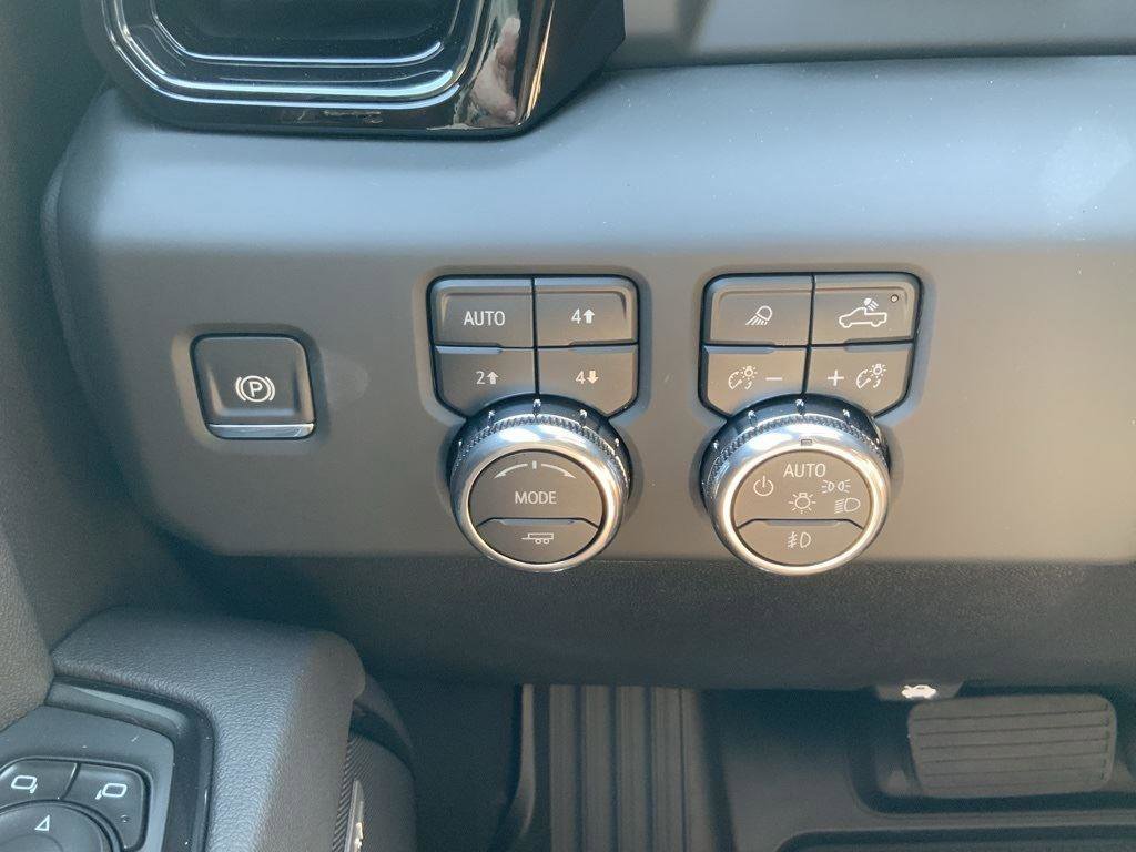 New 2026 GMC Sierra 2500 AT4 w/ AT4 Premium Plus Package image 39