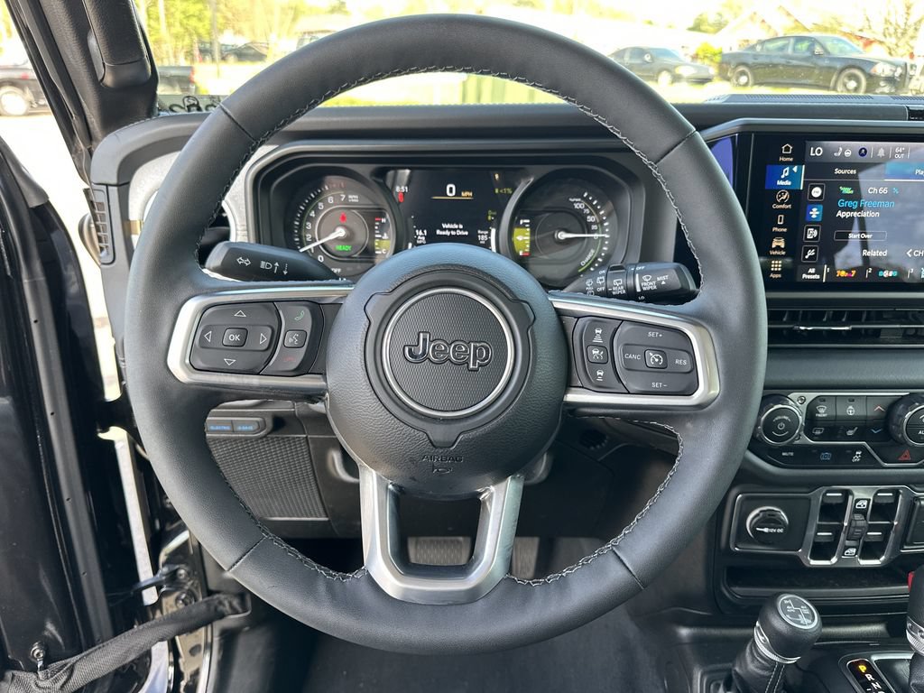 Certified 2025 Jeep Wrangler Unlimited Sahara AWD/4WD image 12