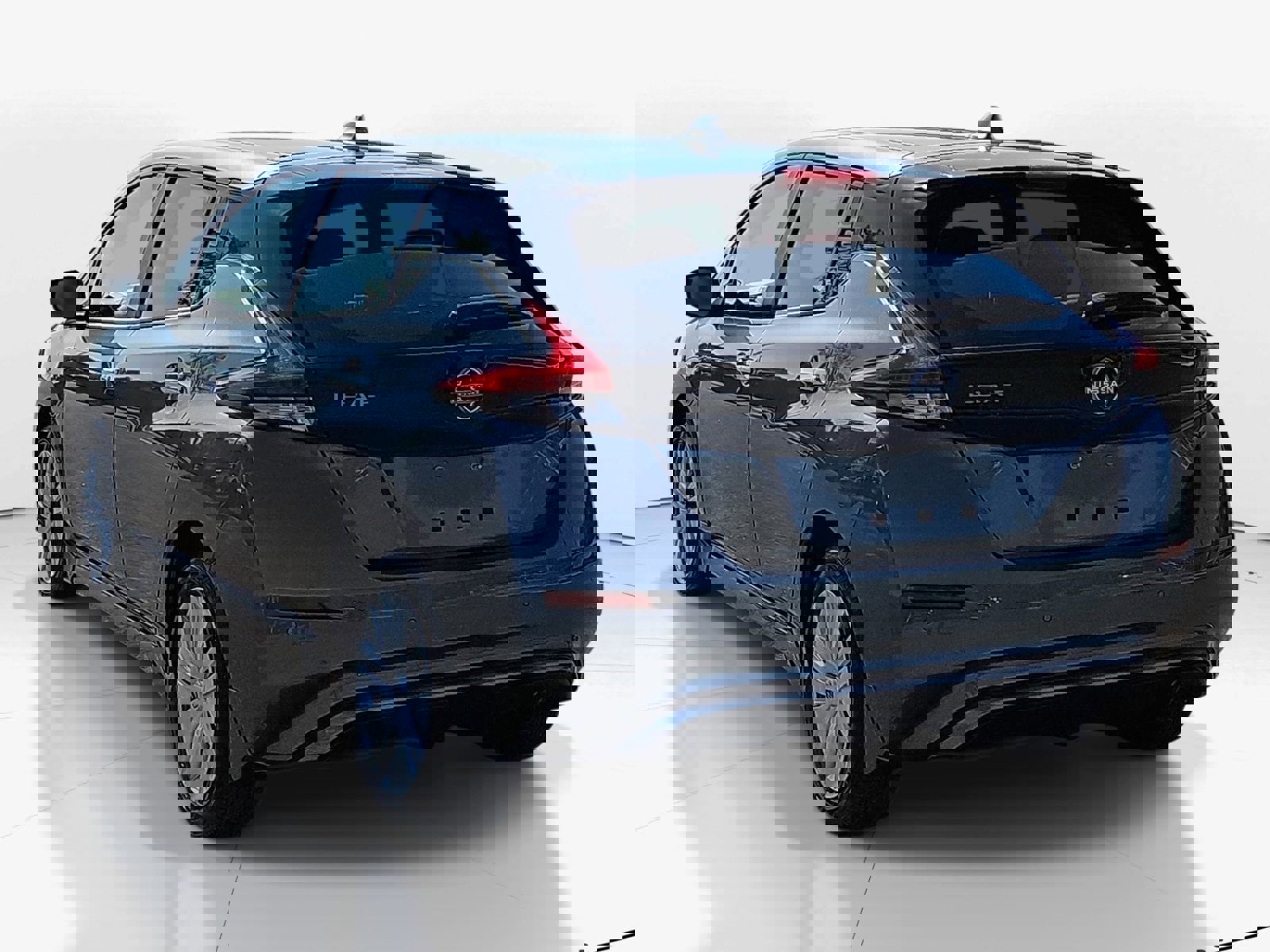 Used 2023 Nissan Leaf S FWD image 5