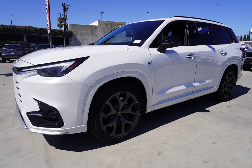 Used 2025 Lexus TX 500h AWD w/ Technology Package image 5