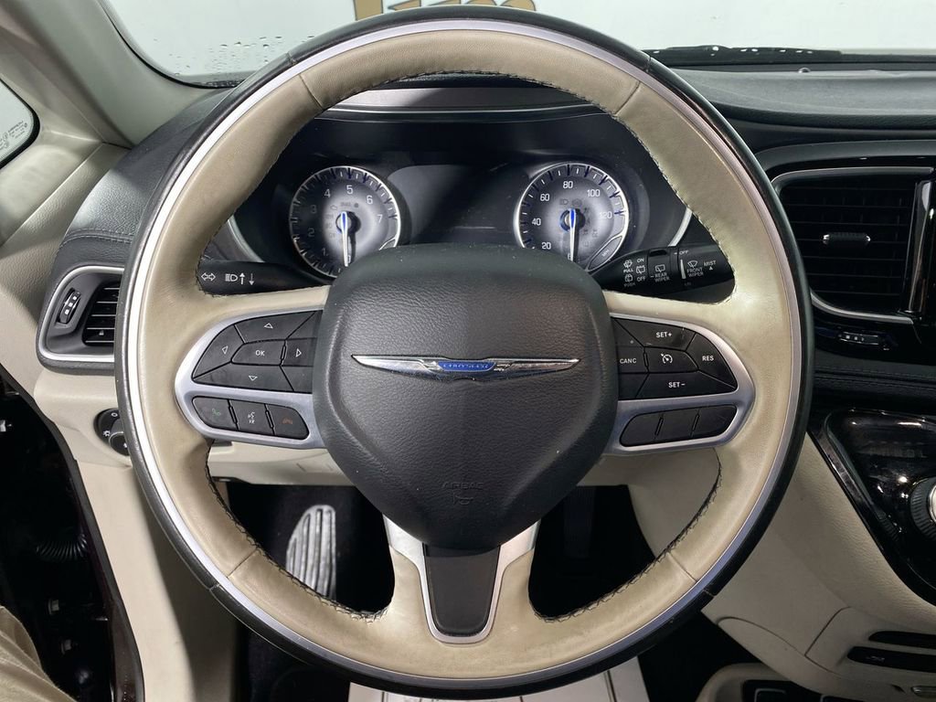 Used 2019 Chrysler Pacifica Limited image 14