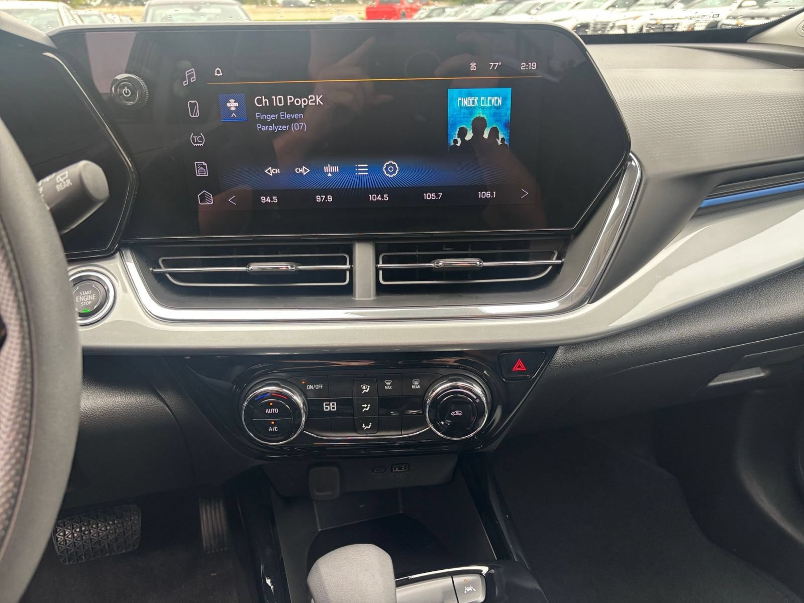 Used 2025 Chevrolet Trax LT FWD image 14