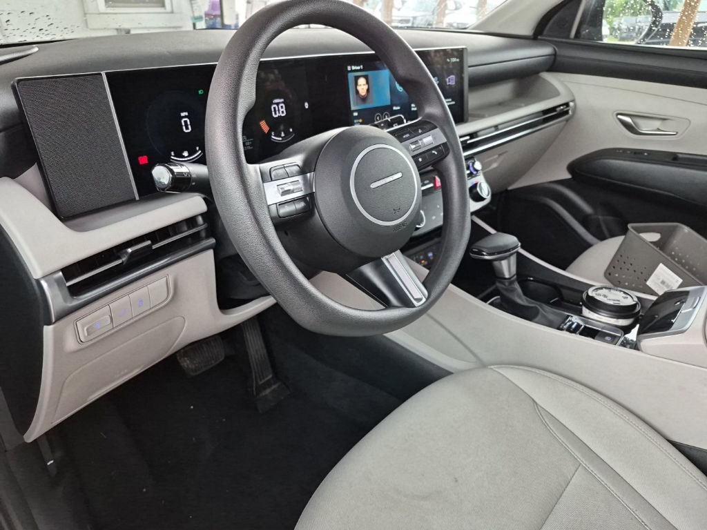 Used 2025 Hyundai Tucson SEL FWD image 7