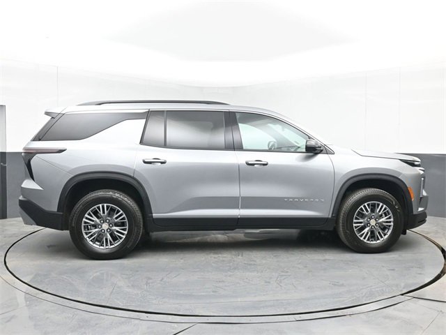 Certified 2025 Chevrolet Traverse LT w/ Driver Confidence Package image 15