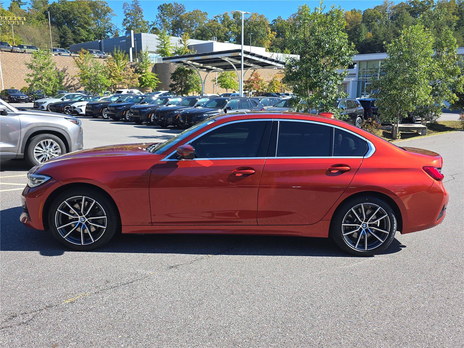 Used 2019 BMW 330i xDrive Sedan AWD/4WD image 6