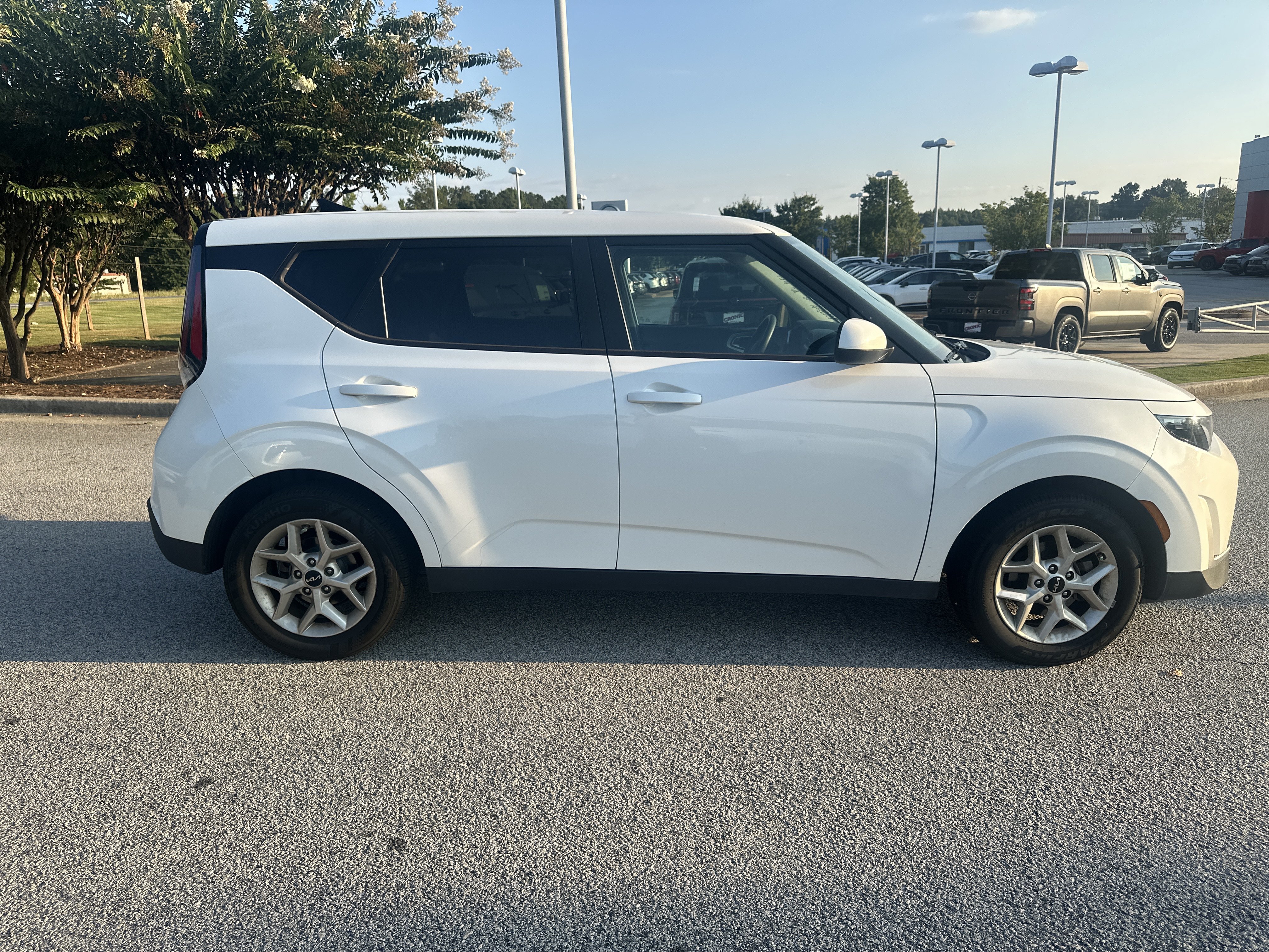 Used 2024 Kia Soul LX w/ Option Group 015 FWD image 4