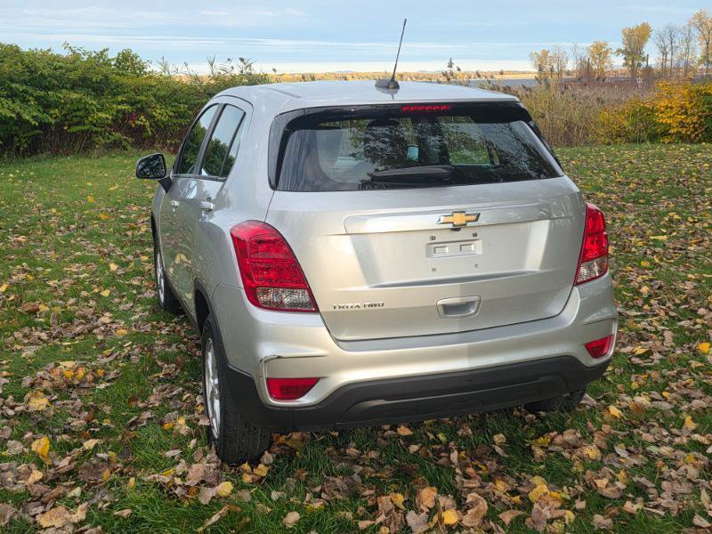 Used 2018 Chevrolet Trax LS AWD/4WD image 23