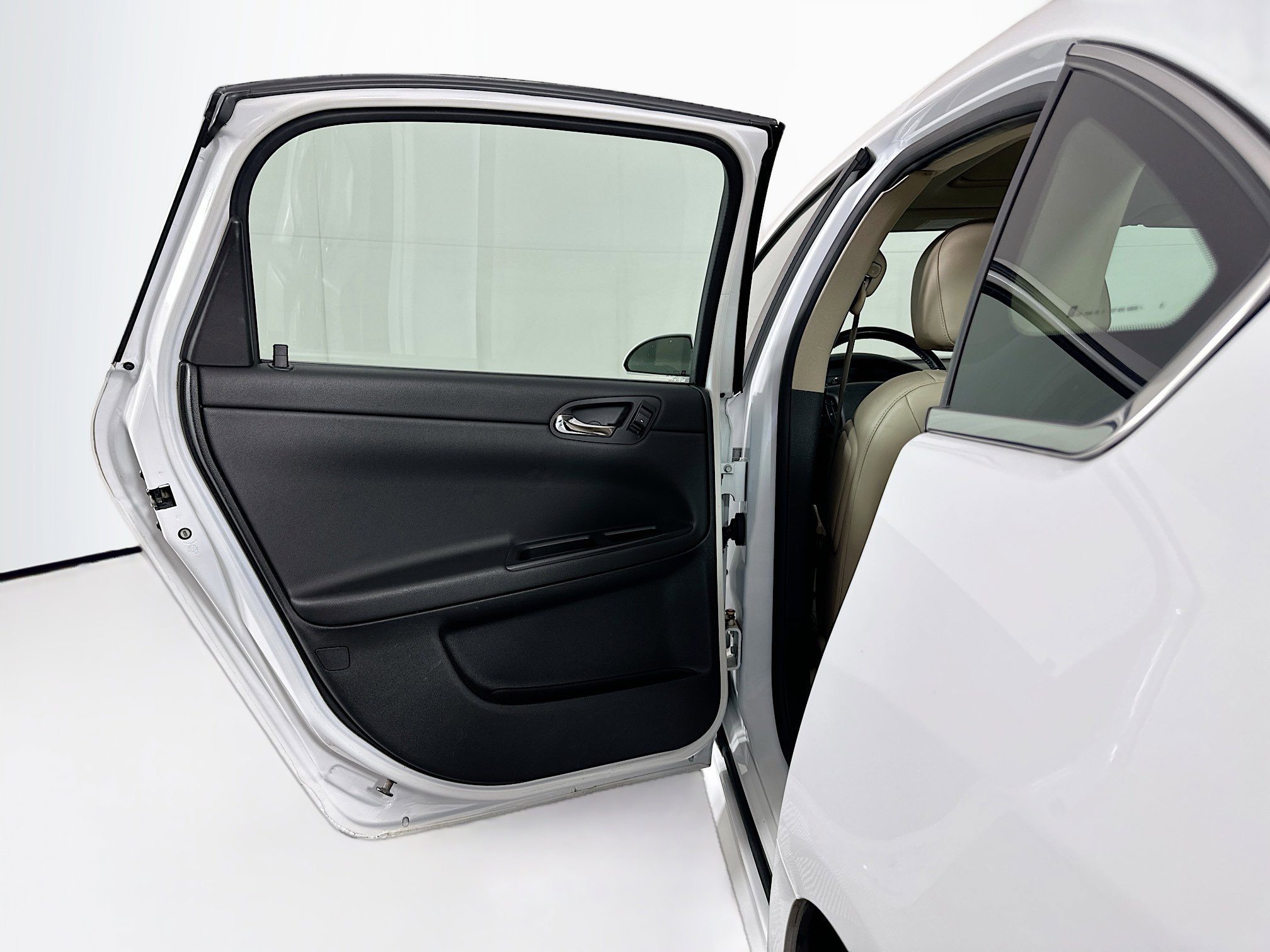 Used 2013 Chevrolet Impala LTZ image 24