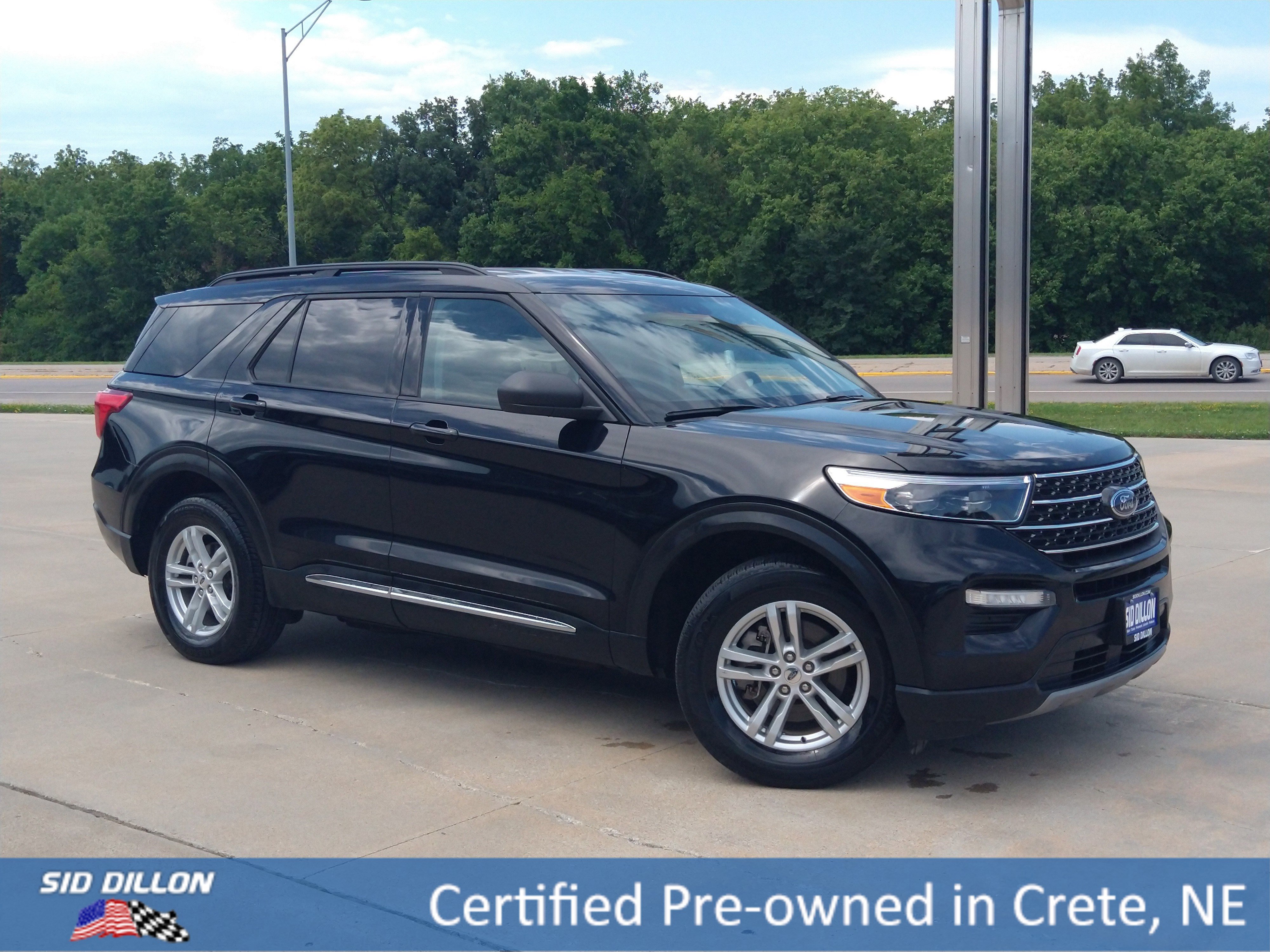 Used 2024 Ford Explorer XLT w/ Equipment Group 202A image 13