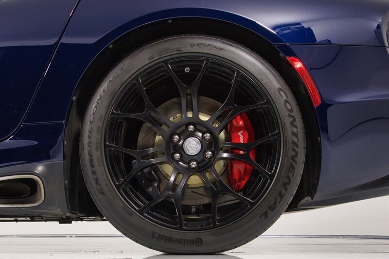 Used 2014 SRT Viper GTS w/ GTS Laguna Interior Package RWD image 9
