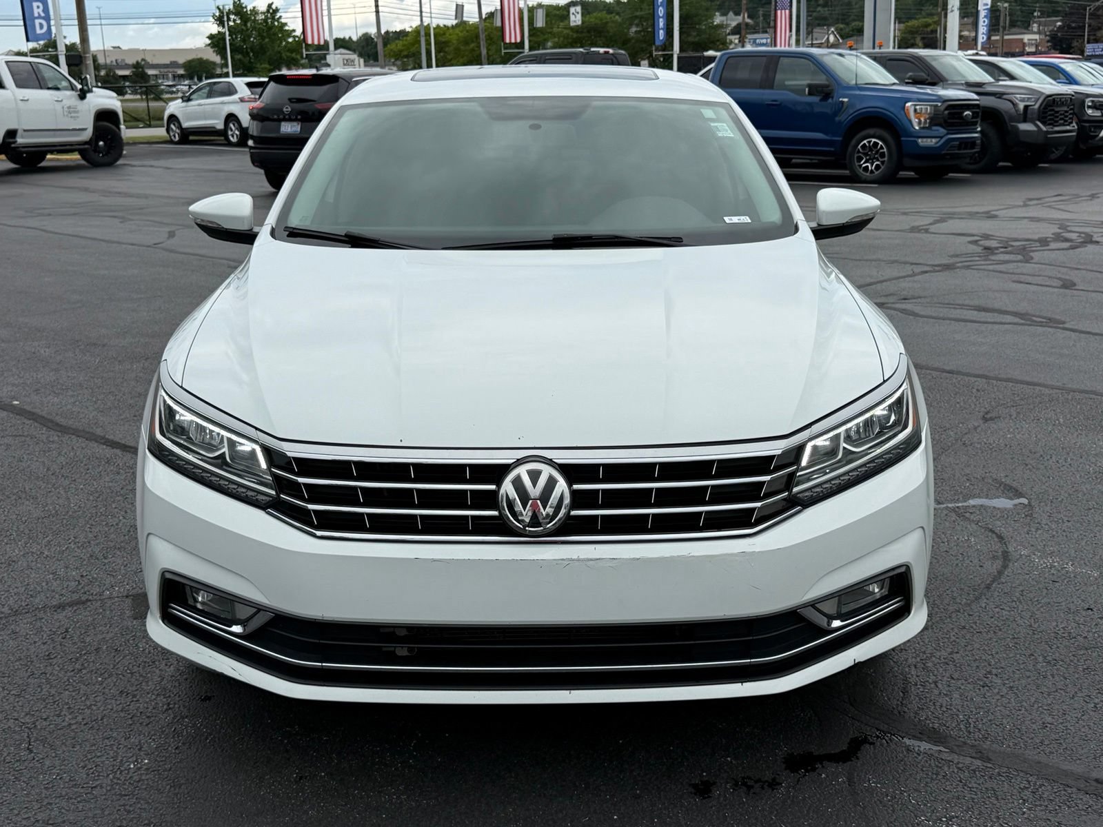 Used 2017 Volkswagen Passat 1.8T SE FWD image 9