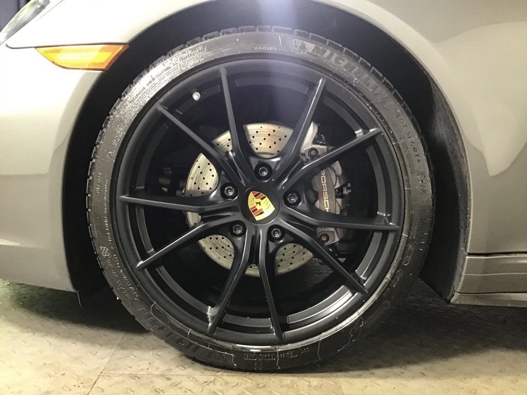 Certified 2017 Porsche 911 Carrera 4 AWD/4WD image 11