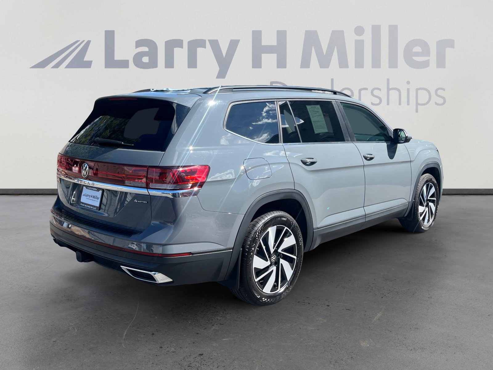Used 2025 Volkswagen Atlas SE image 5