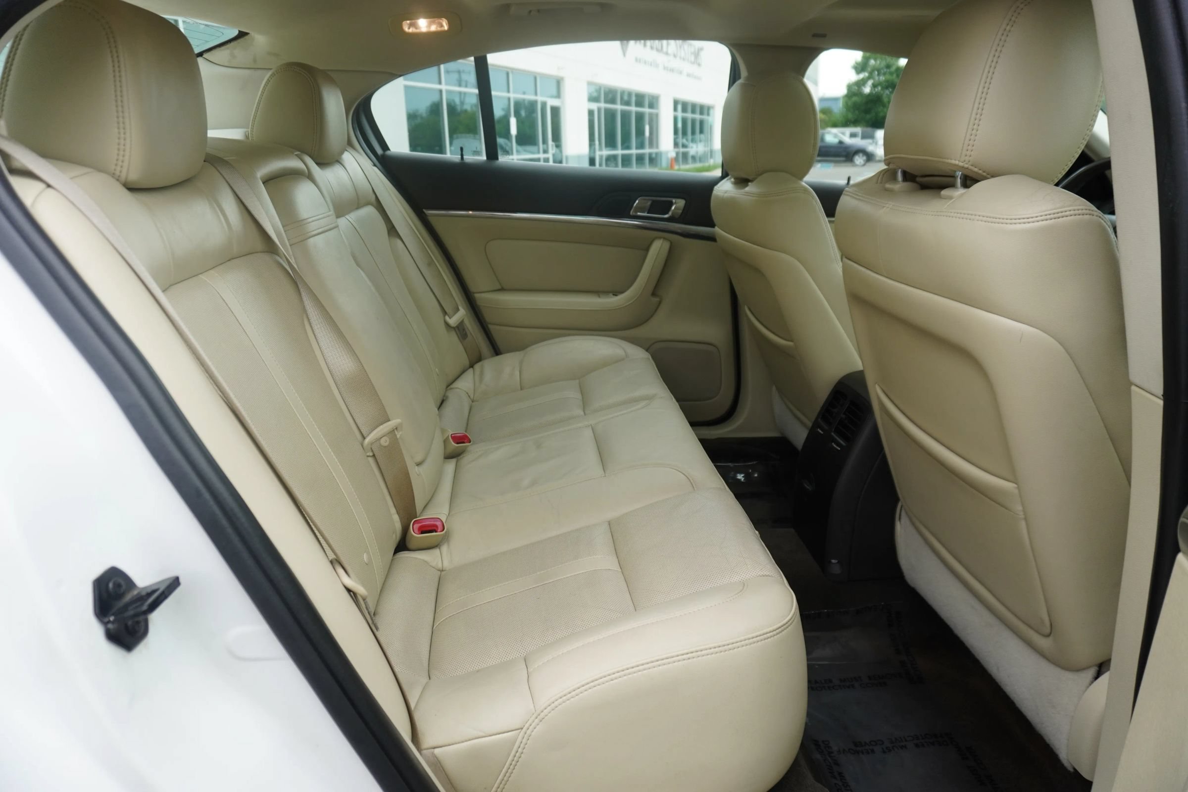 Used 2013 Lincoln MKS FWD image 11