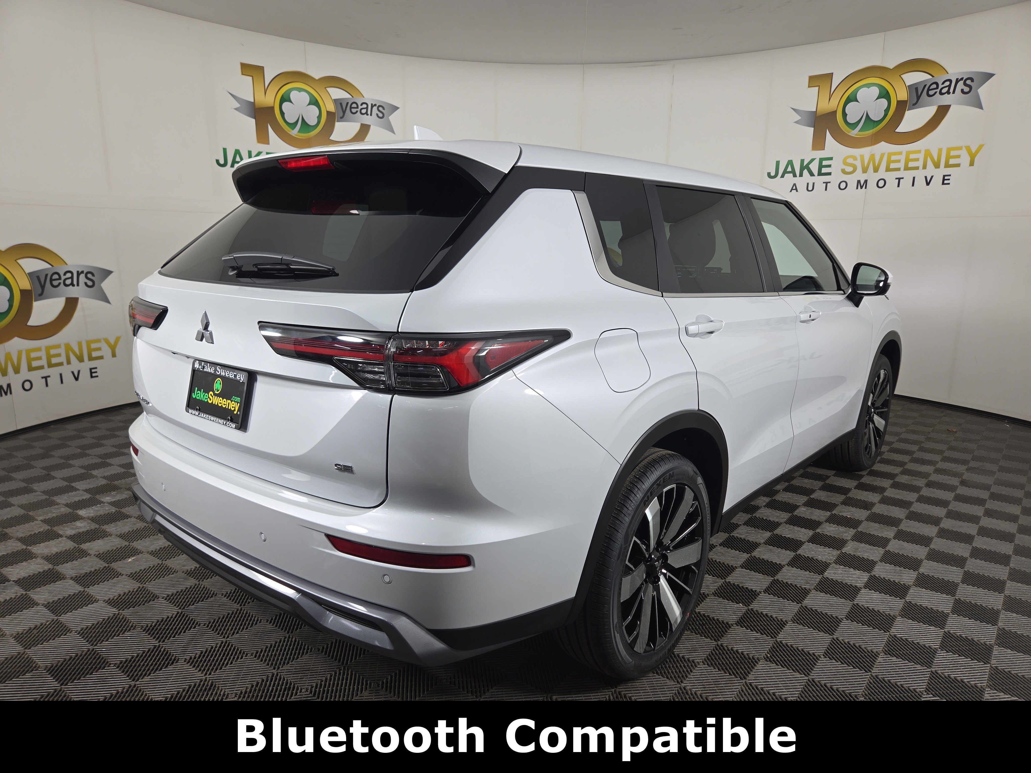 New 2026 Mitsubishi Outlander SE image 7