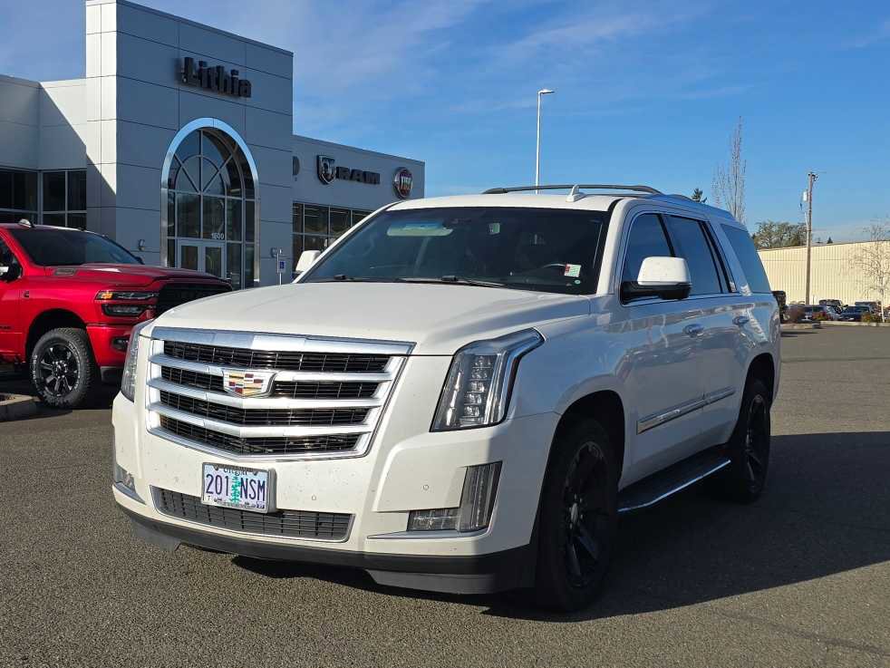 Used 2016 Cadillac Escalade Luxury image 1