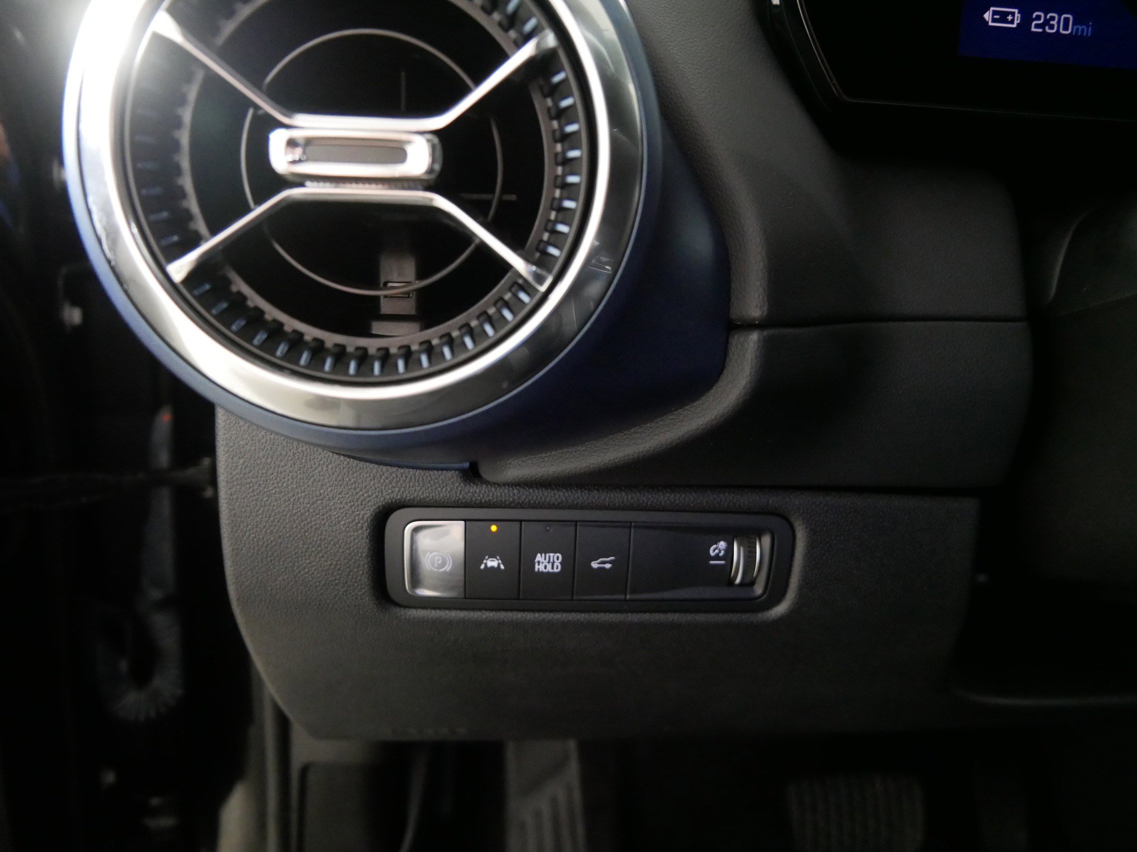 Used 2024 Chevrolet Equinox EV LT AWD/4WD image 26