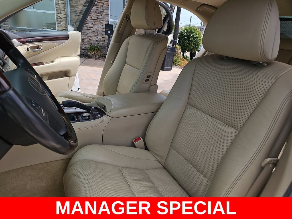 Used 2016 Lexus LS 460 w/ Comfort Package RWD image 15